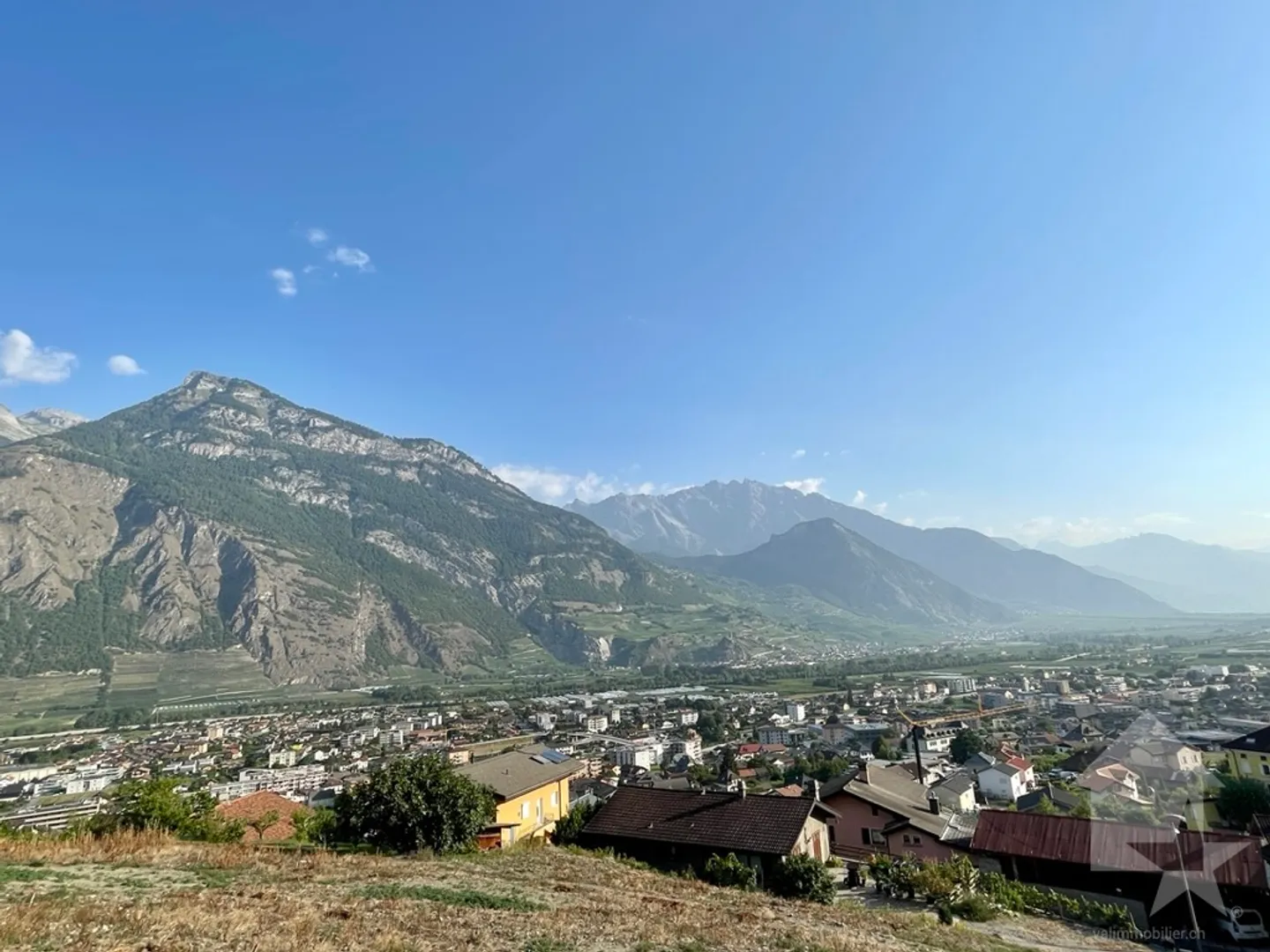 Appartamento 3,5 stanze con 96m2 e giardino di 92m2 e 2 posti auto - Foto 1 di 8