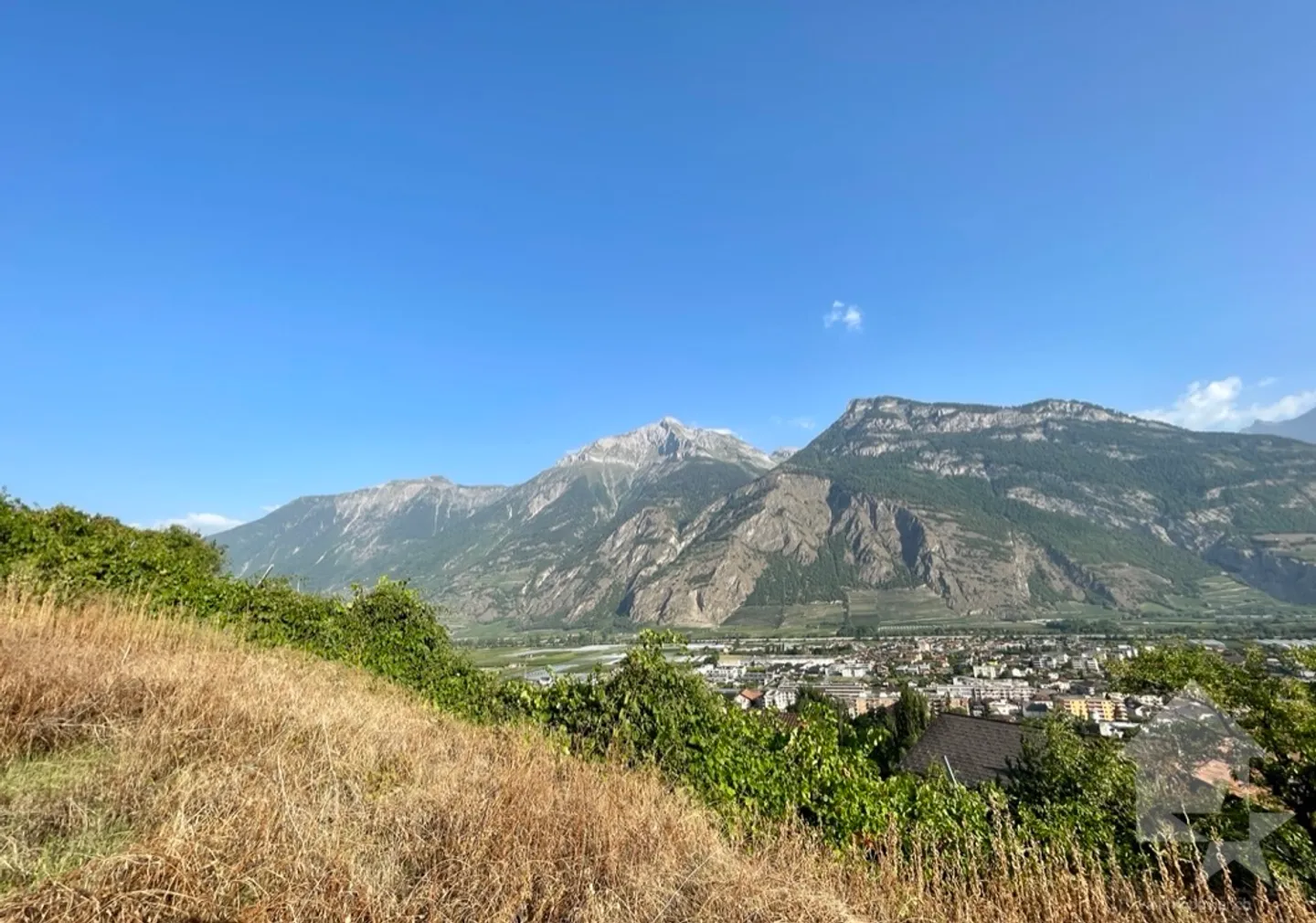 Appartamento 3,5 stanze con 96m2 e giardino di 92m2 e 2 posti auto - Foto 4 di 8