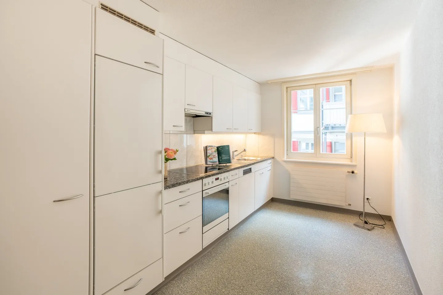 Charming 4.5-room maisonette apartment in the old town - Photo 2 of 8