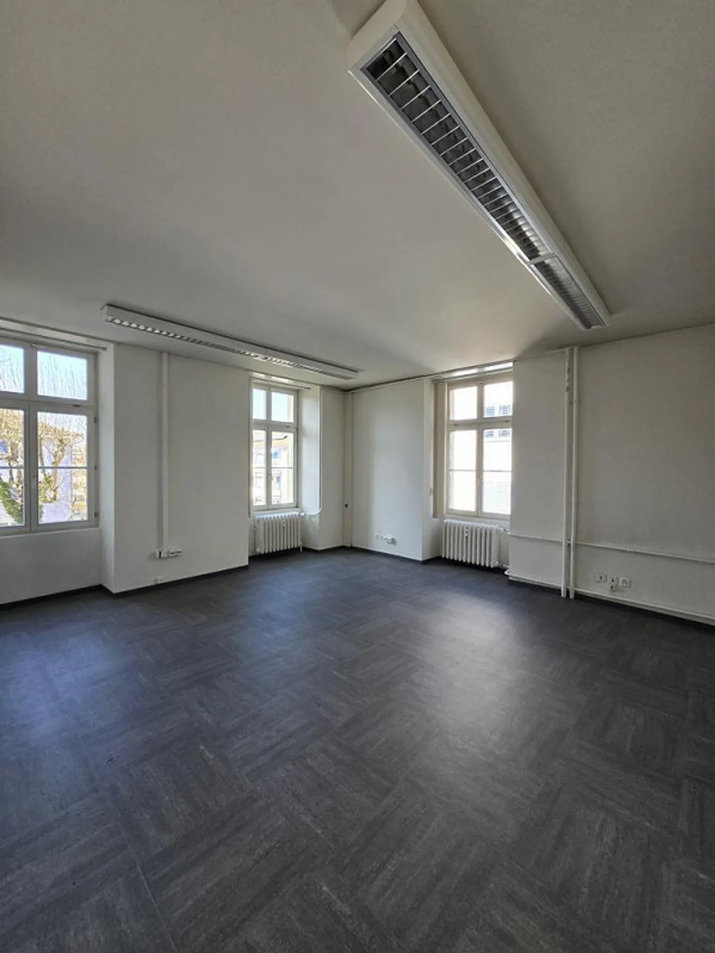 3-Month Rent-Free Period - Versatile Office/Practice Space - Photo 2 of 8