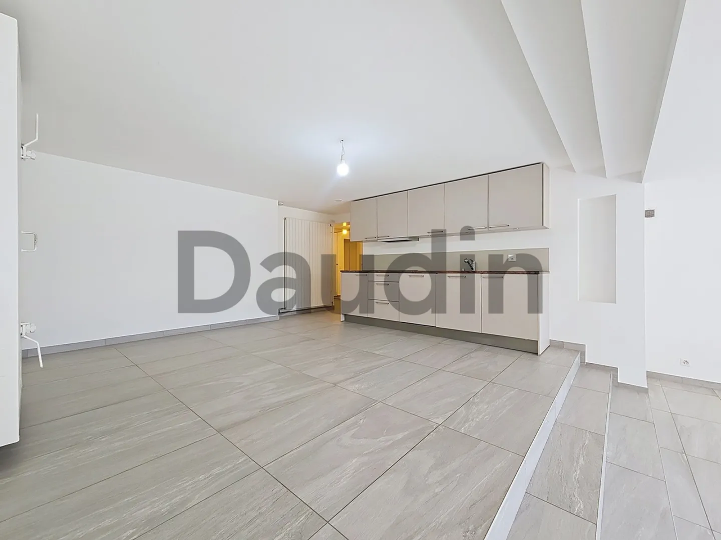 Villa with 14 rooms, completely renovated - Photo 10 of 12