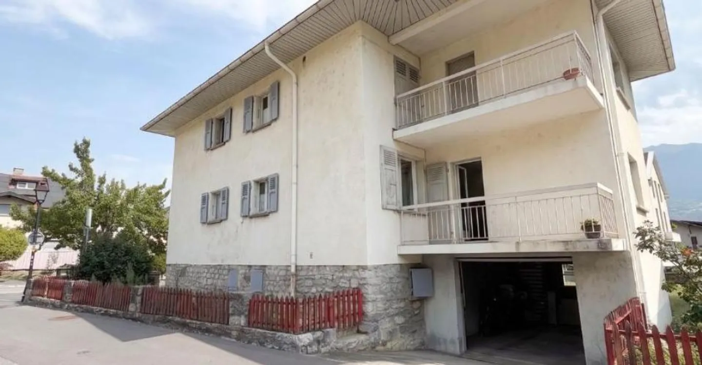 Rare in Conthey - Building with two apartments on a plot of 542 m² - Photo 6 of 13