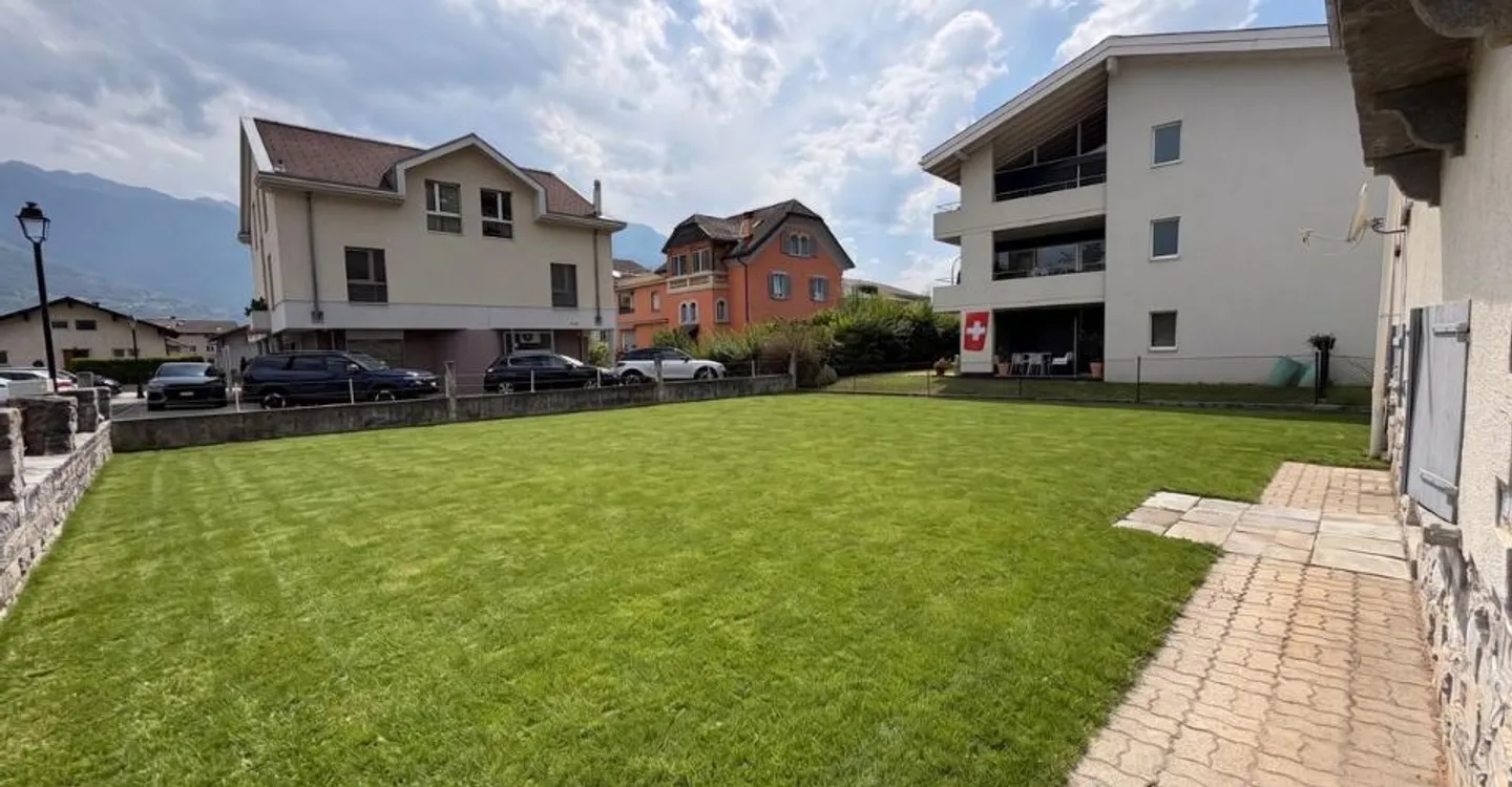 Rare in Conthey - Building with two apartments on a plot of 542 m² - Photo 10 of 13
