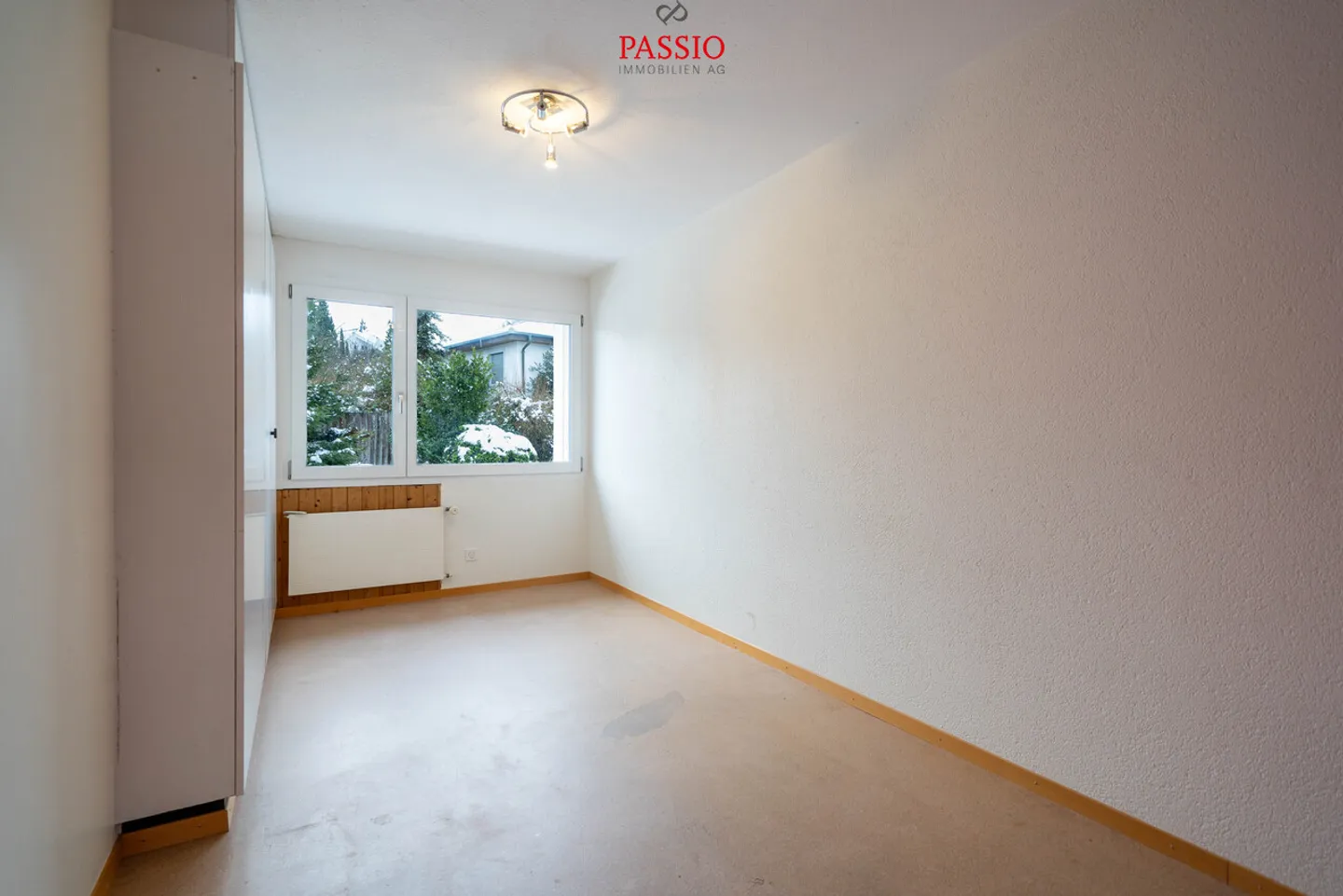 Ampia casa a schiera angolare di 6,5 stanze con giardino e piscina comune - Foto 14 di 30