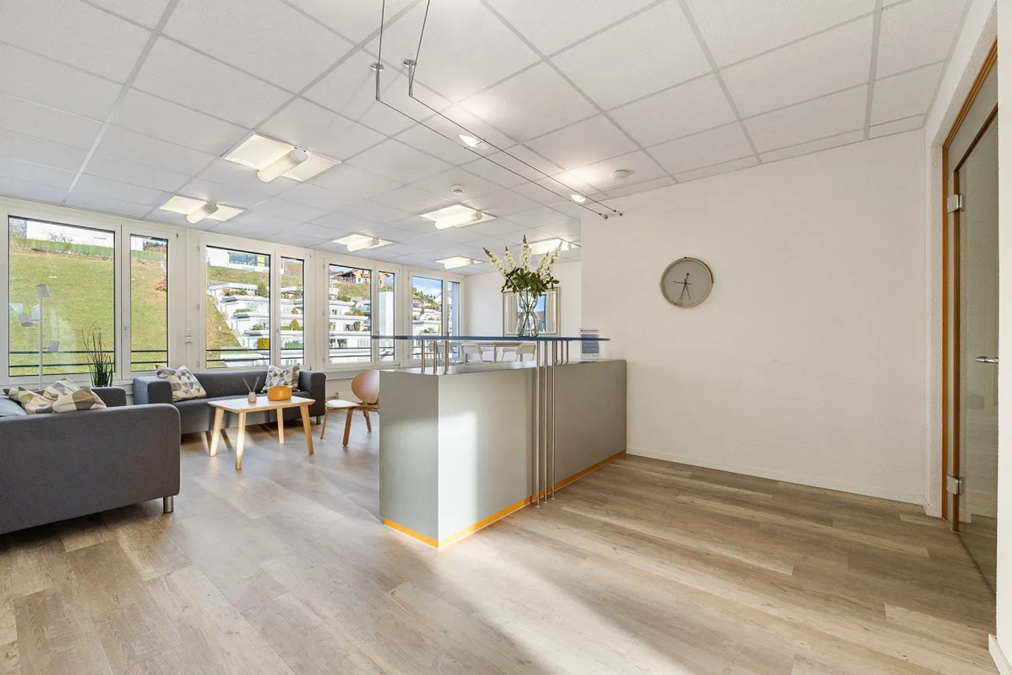 Hors du bureau à domicile dans votre nouveau bureau ! - Photo 2 sur 6