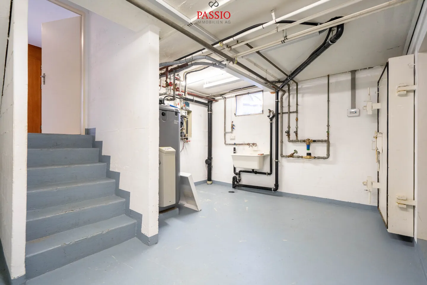 Ampia casa a schiera angolare di 6,5 stanze con giardino e piscina comune - Foto 21 di 30