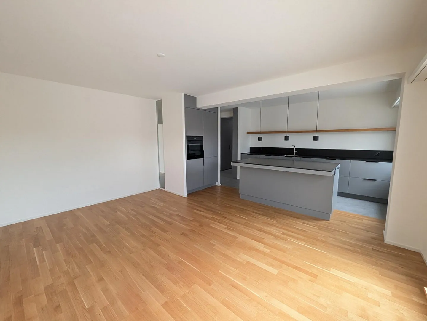 Esclusivo appartamento attico di 4,5 stanze con 2 terrazze a St. Johann - Foto 3 di 18