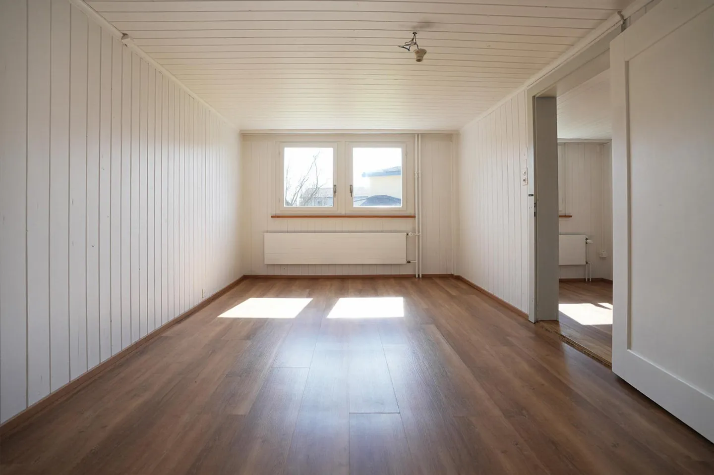 Charming row house with garden in the middle of the village - Photo 4 of 14