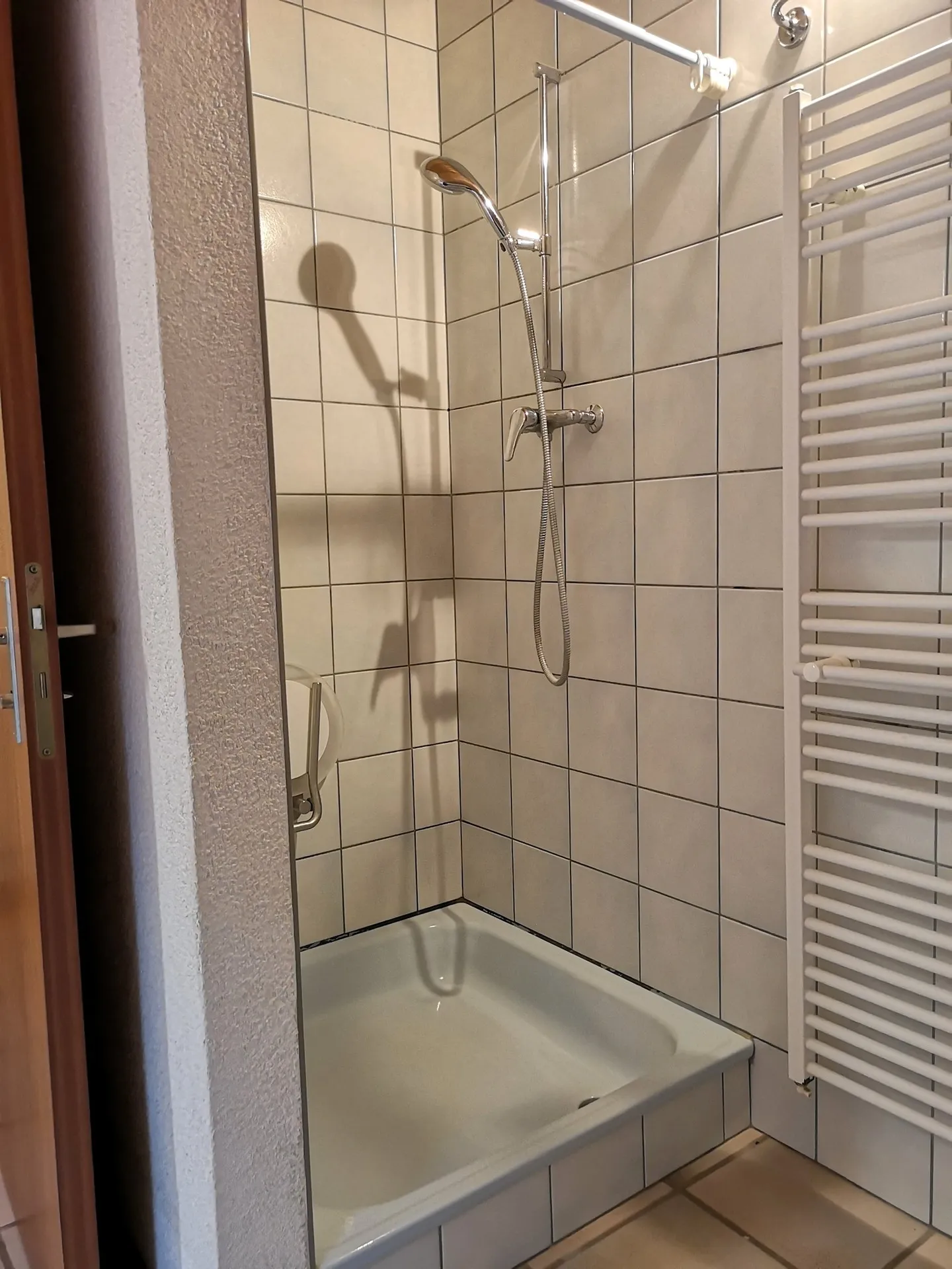 Large duplex in the center of the village with garage and workshop, available immediately - Photo 21 of 30