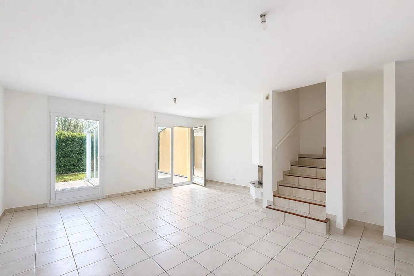 Maison Familiale avec Jardin à Bellevue - Photo 3 sur 13