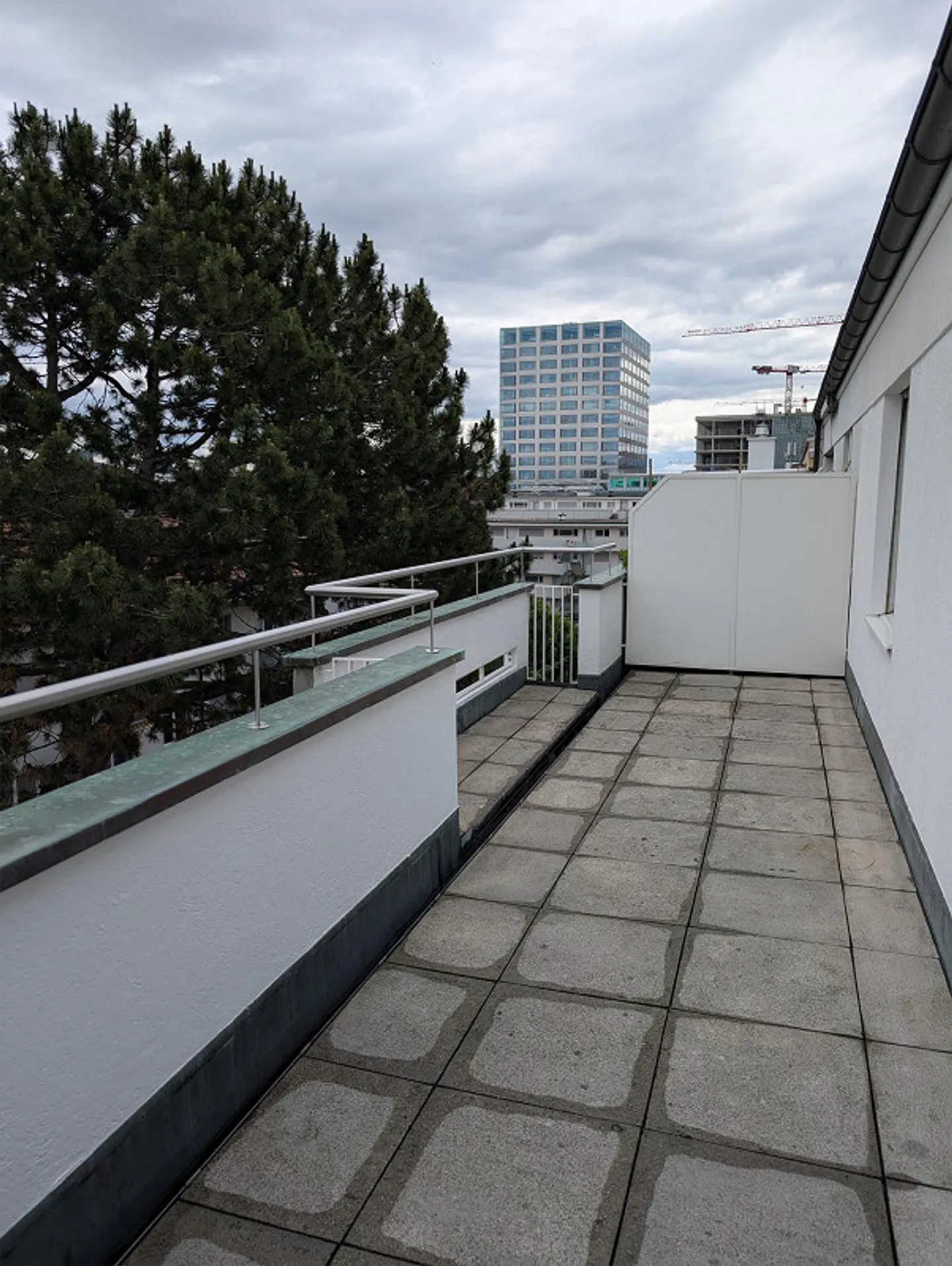 Esclusivo appartamento attico di 4,5 stanze con 2 terrazze a St. Johann - Foto 17 di 18