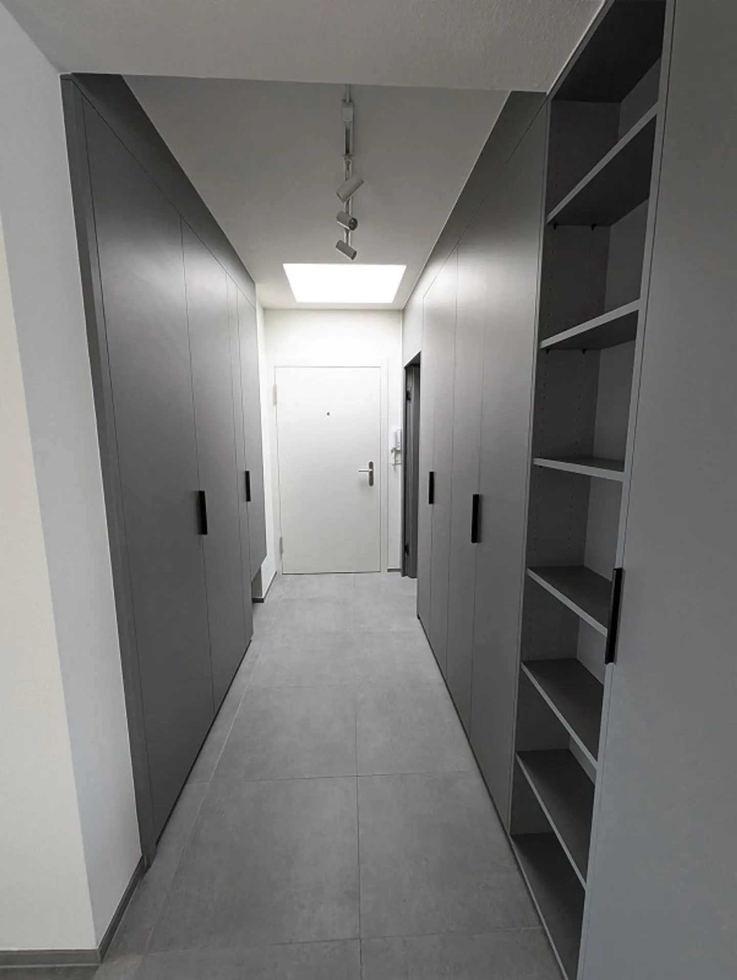 Esclusivo appartamento attico di 4,5 stanze con 2 terrazze a St. Johann - Foto 13 di 18