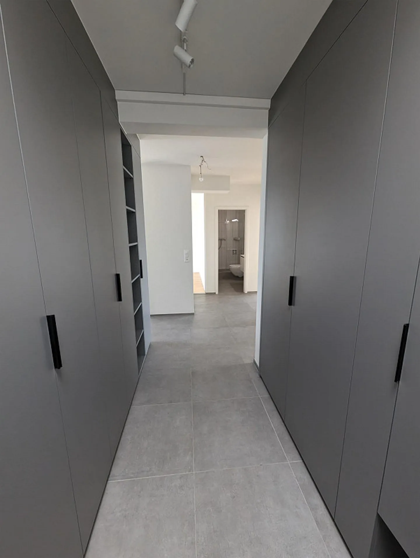Esclusivo appartamento attico di 4,5 stanze con 2 terrazze a St. Johann - Foto 14 di 18