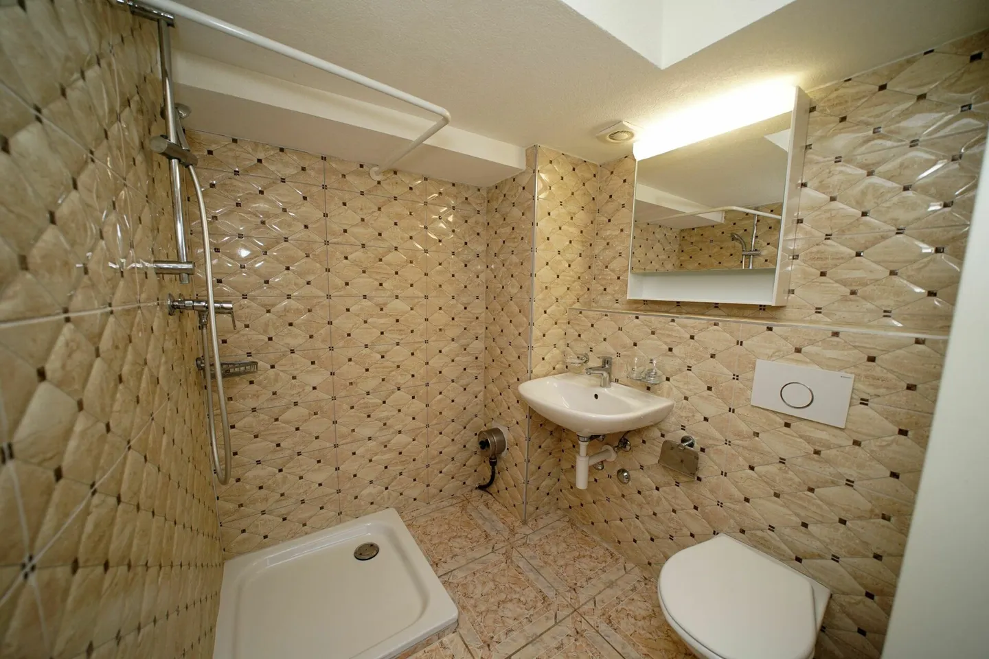 Accogliente appartamento monolocale per un soggiorno confortevole - Situato in zona tranquilla, progettato in modo pratico - Foto 7 di 11