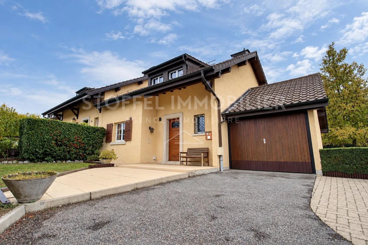 Charming Semi-Detached Villa - Photo 3 of 13