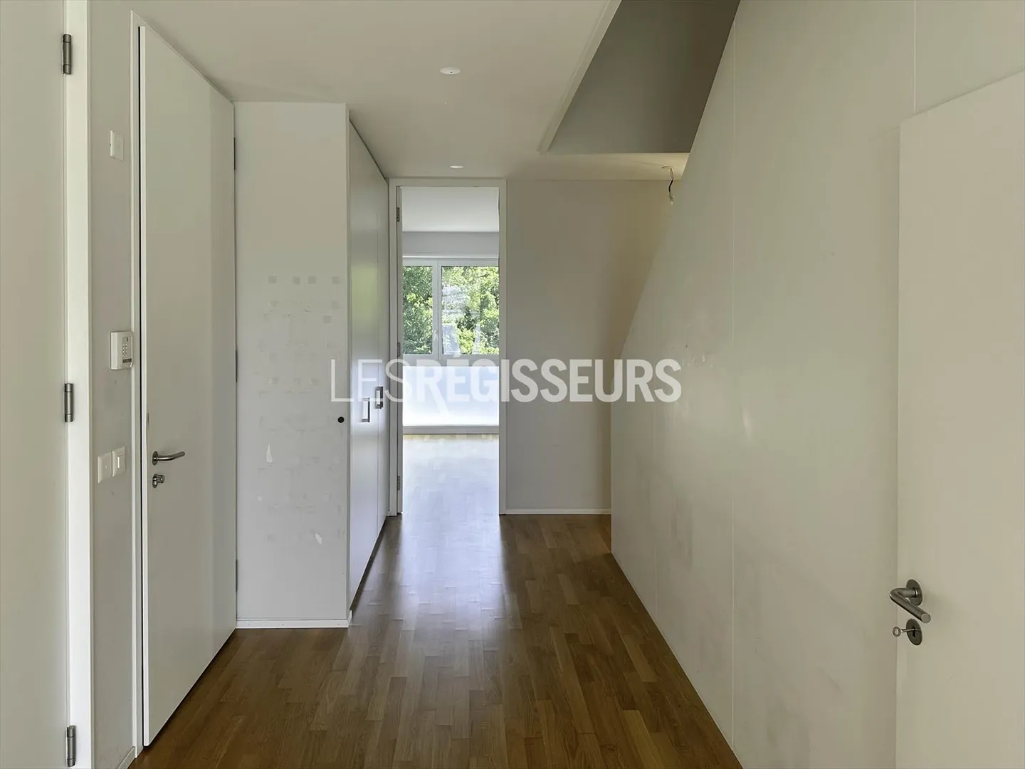 Appartement 8 pièces - Photo 2 sur 10