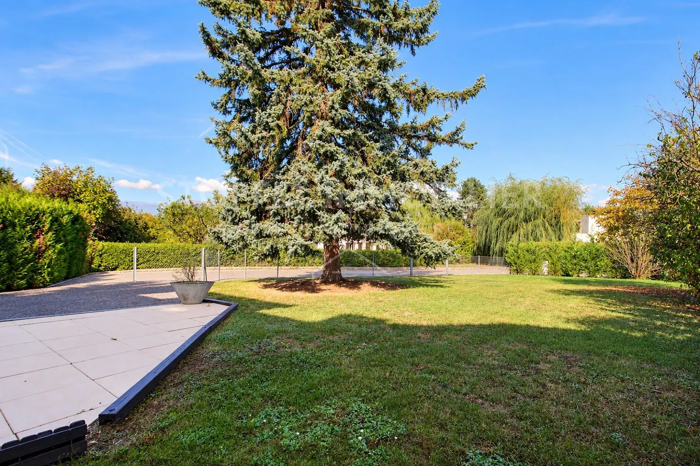 Charming Semi-Detached Villa - Photo 4 of 13