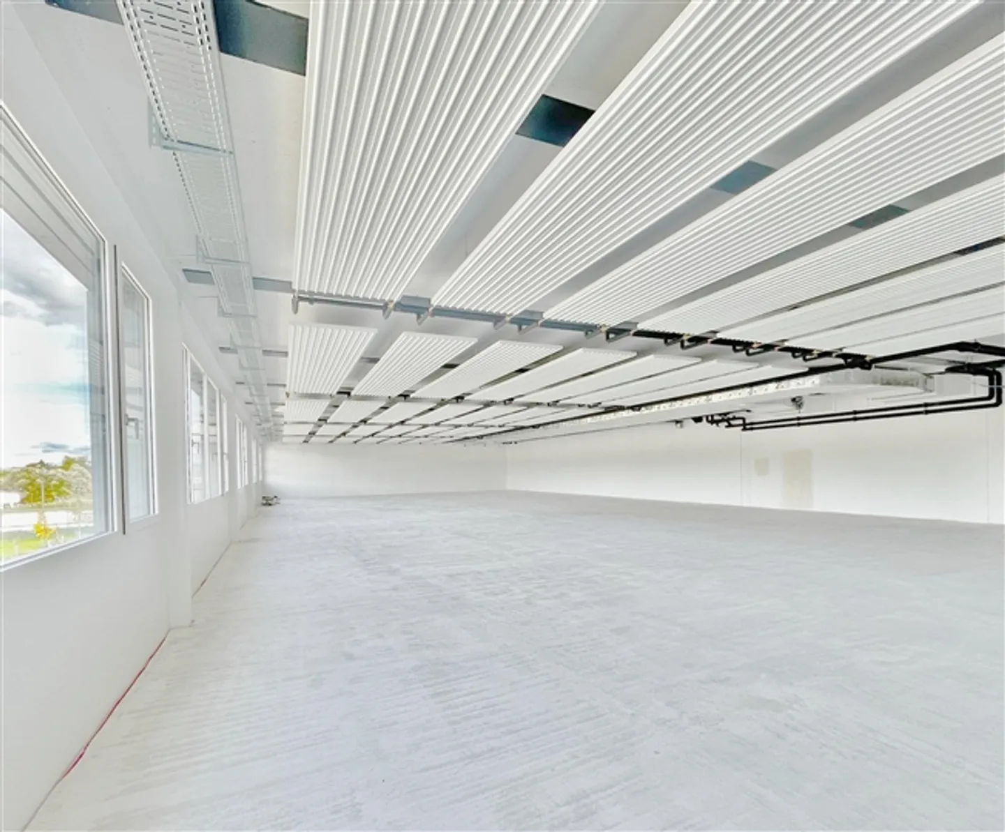 Last office partial area - near Root-D4 station - Photo 5 of 10