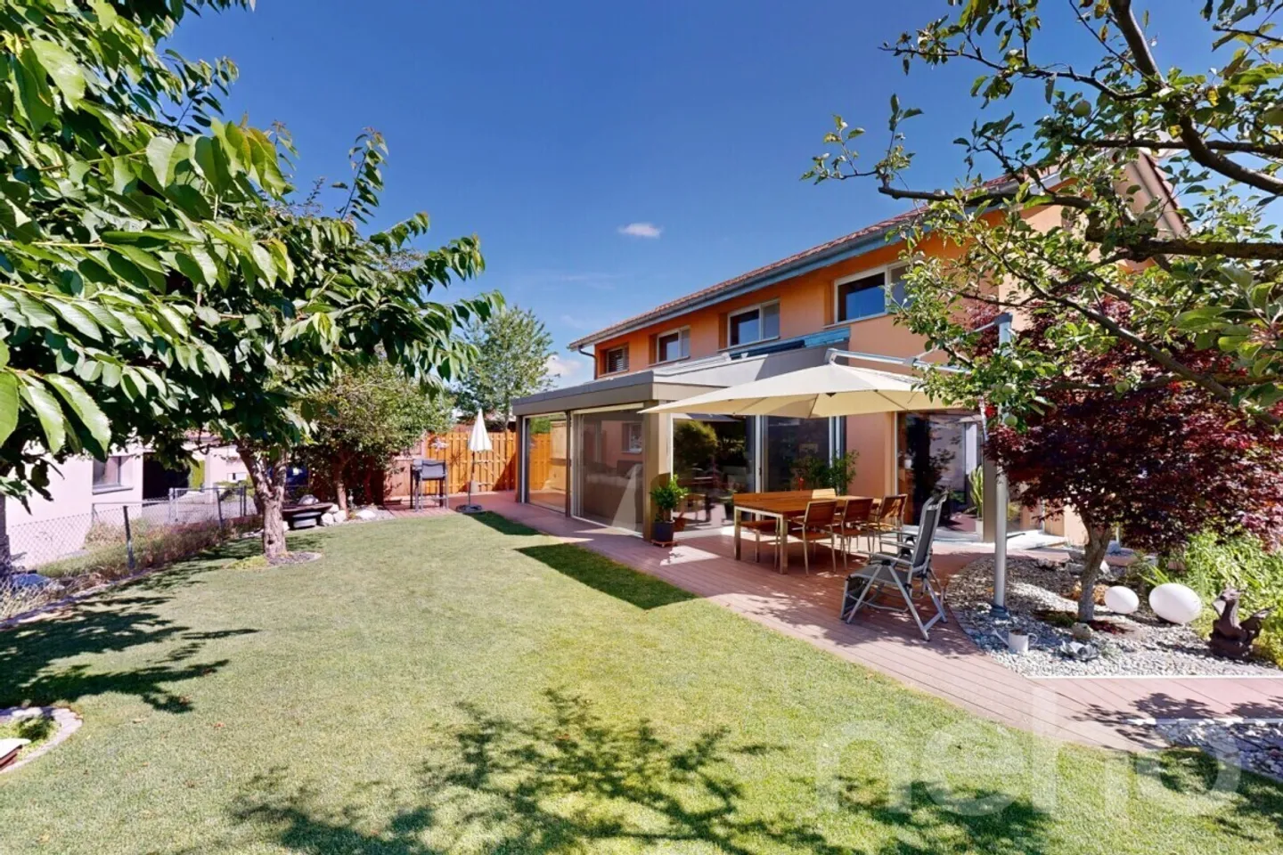 Una villa luminosa nel cuore di un ambiente verde - Foto 1 di 12