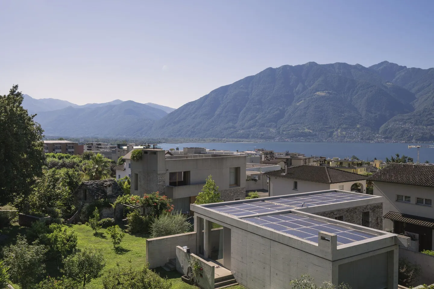 Generoso 3.5 locali con vista lago, 2 ampie terrazze e piscina esterna - Photo 16 of 17