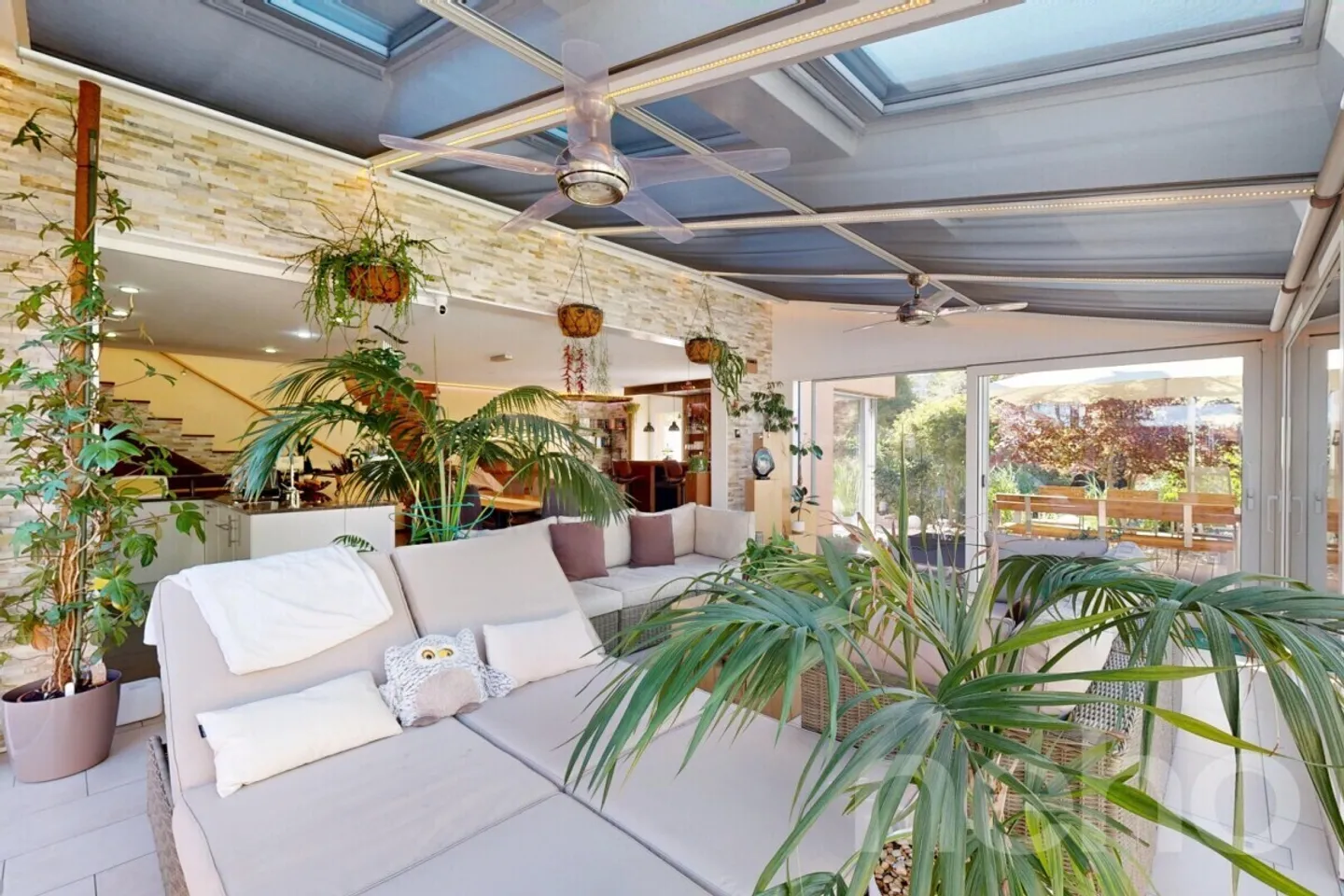 Una villa luminosa nel cuore di un ambiente verde - Foto 4 di 12