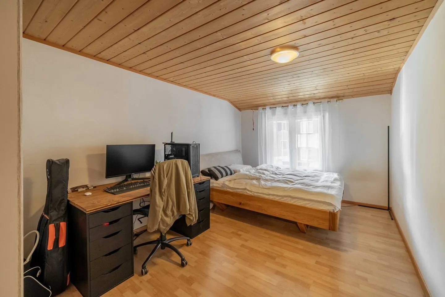 Attractive property with two two-family houses and four apartments - Photo 9 of 12