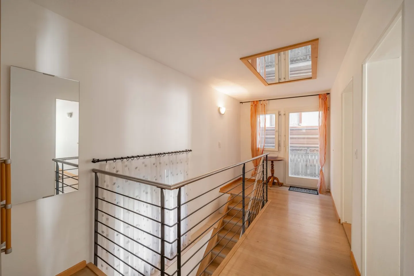 Attractive property with two two-family houses and four apartments - Photo 8 of 12