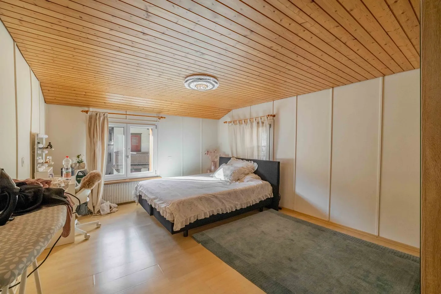 Attractive property with two two-family houses and four apartments - Photo 12 of 12