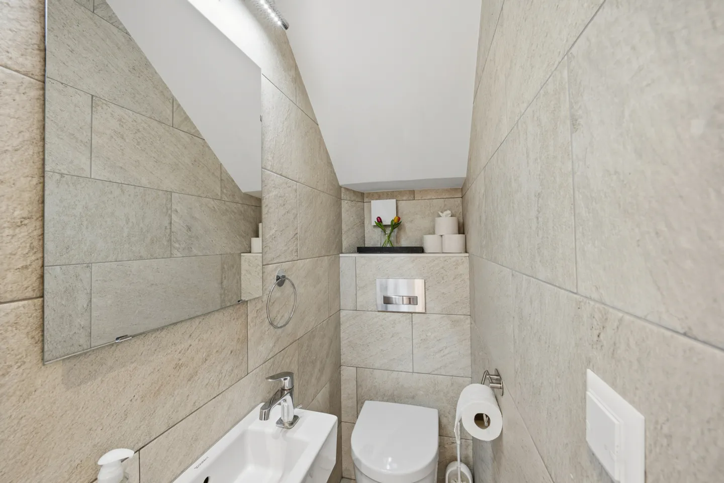 Charming Winemaker's House with Lake and Mountain View - Photo 5 of 33