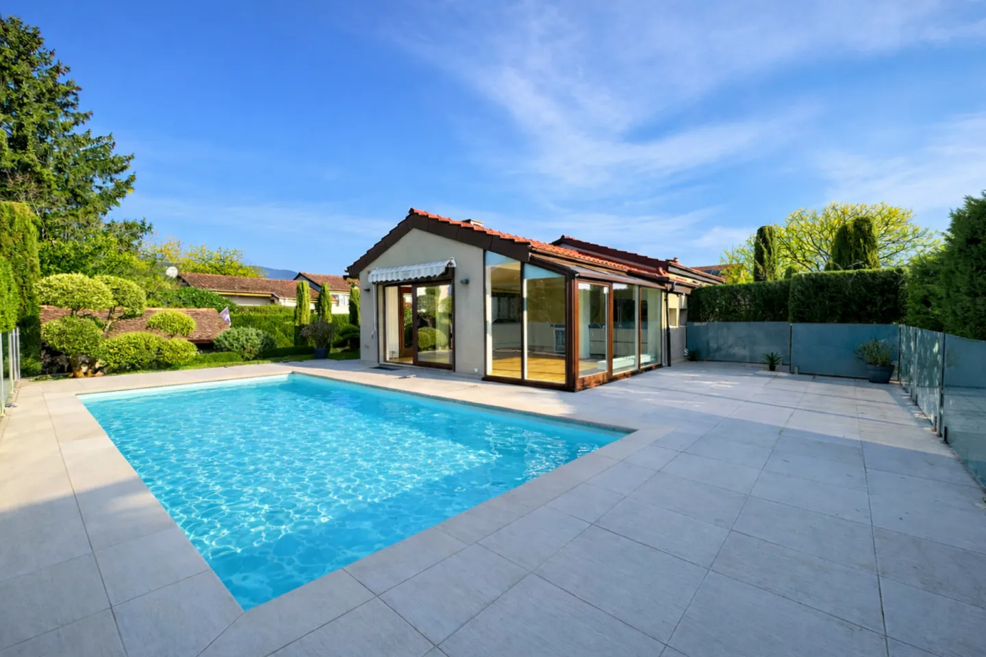 Charmante Villa mit Pool - Foto 1 von 10