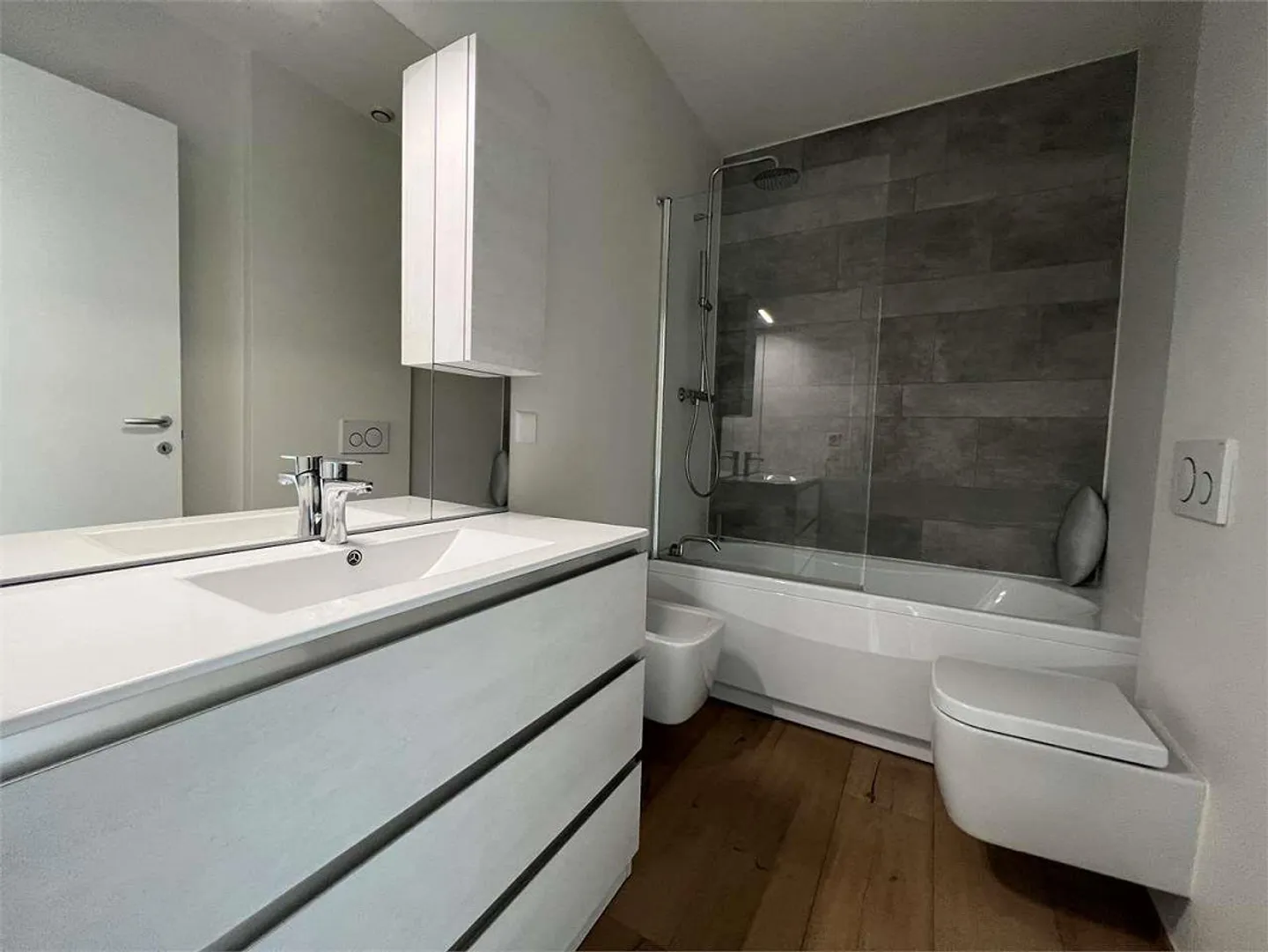 Ref. 2639 Lugano facing Ciani Park 3.5 rooms with lake view - Photo 7 of 8