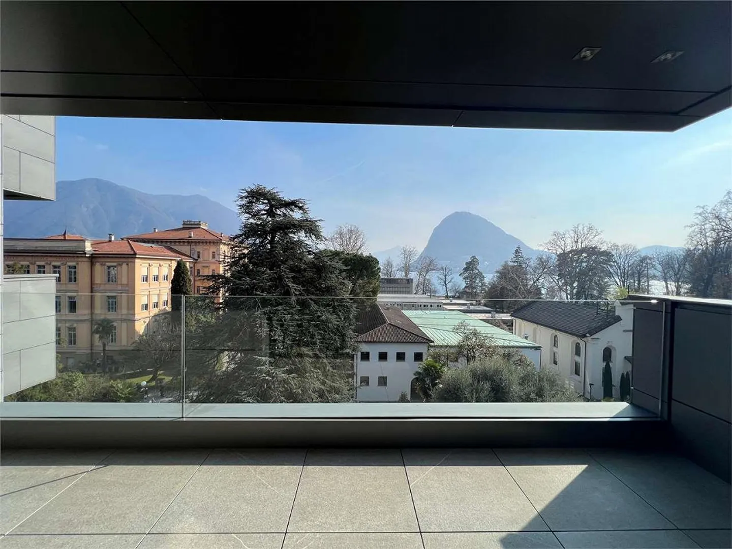 Ref. 2639 Lugano facing Ciani Park 3.5 rooms with lake view - Photo 4 of 8