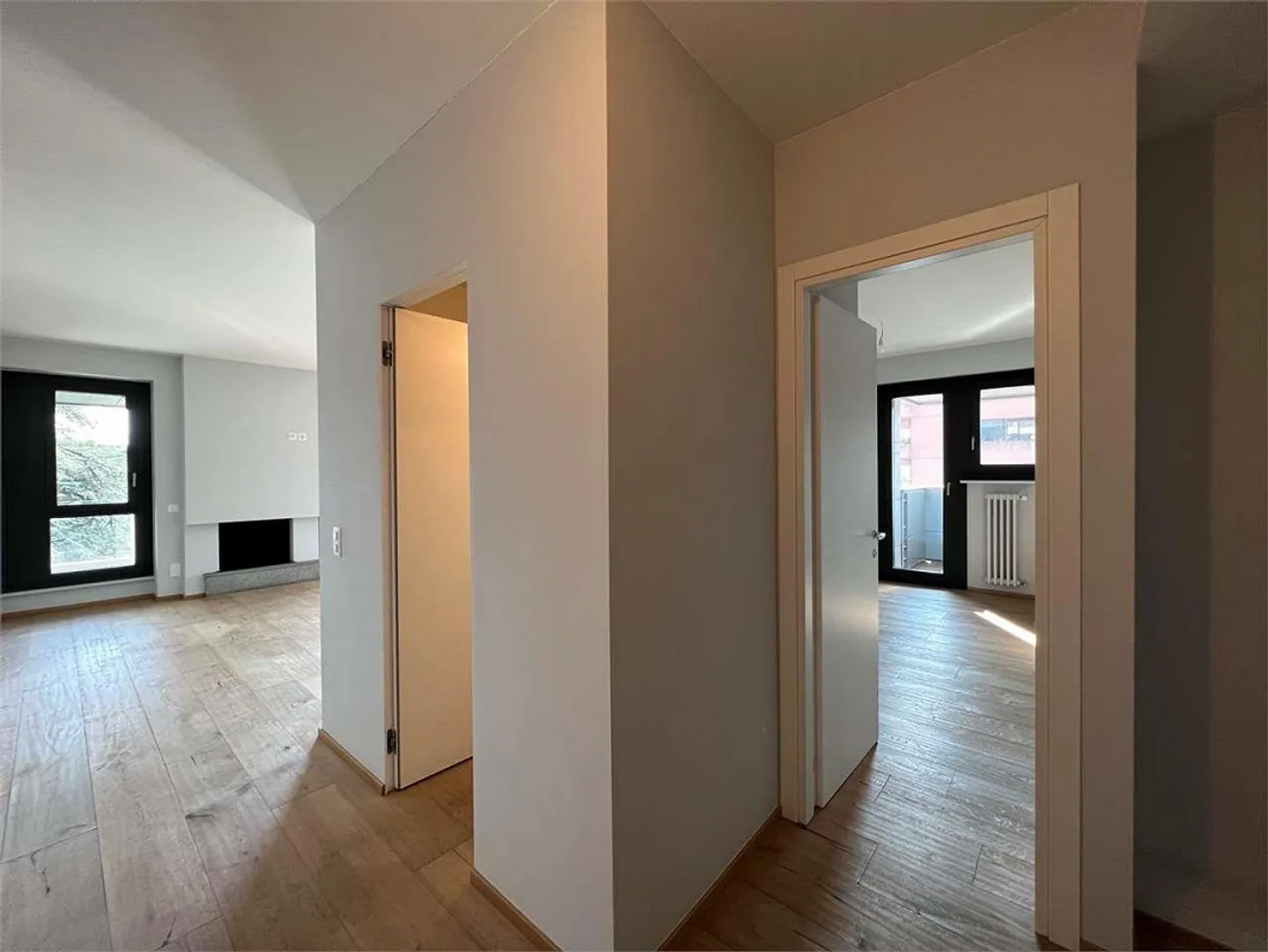 Ref. 2639 Lugano facing Ciani Park 3.5 rooms with lake view - Photo 5 of 8