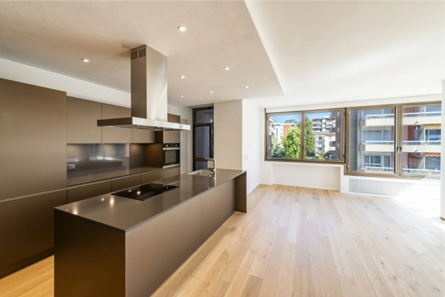 Modern 3.5-room apartment, renovated in Cassarate - Photo 1 of 14