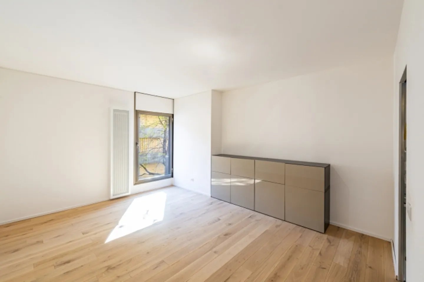 Modern 3.5-room apartment, renovated in Cassarate - Photo 7 of 14