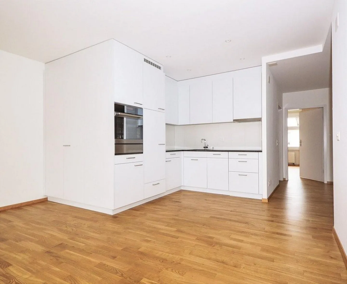 Appartement moderne de 3,5 pièces sur Spitalgasse ! - Photo 2 sur 9