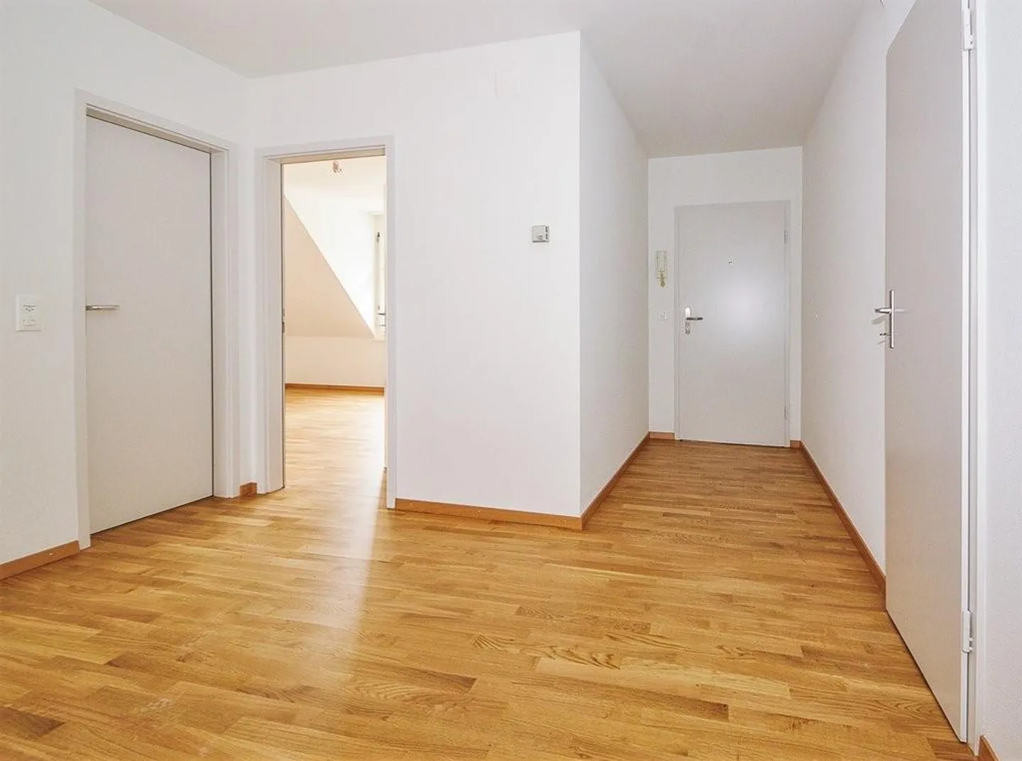 Appartement moderne de 3,5 pièces sur Spitalgasse ! - Photo 4 sur 9