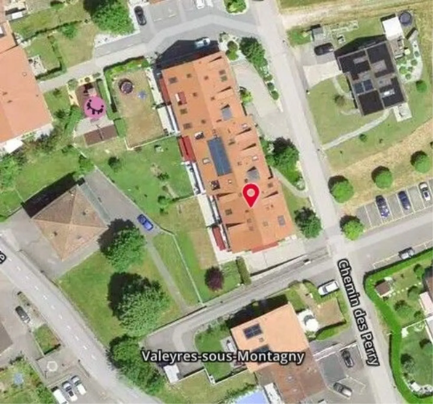 «*Appartement de 2.5 pièces avec balcon et place de parc*» - Photo 2 sur 7