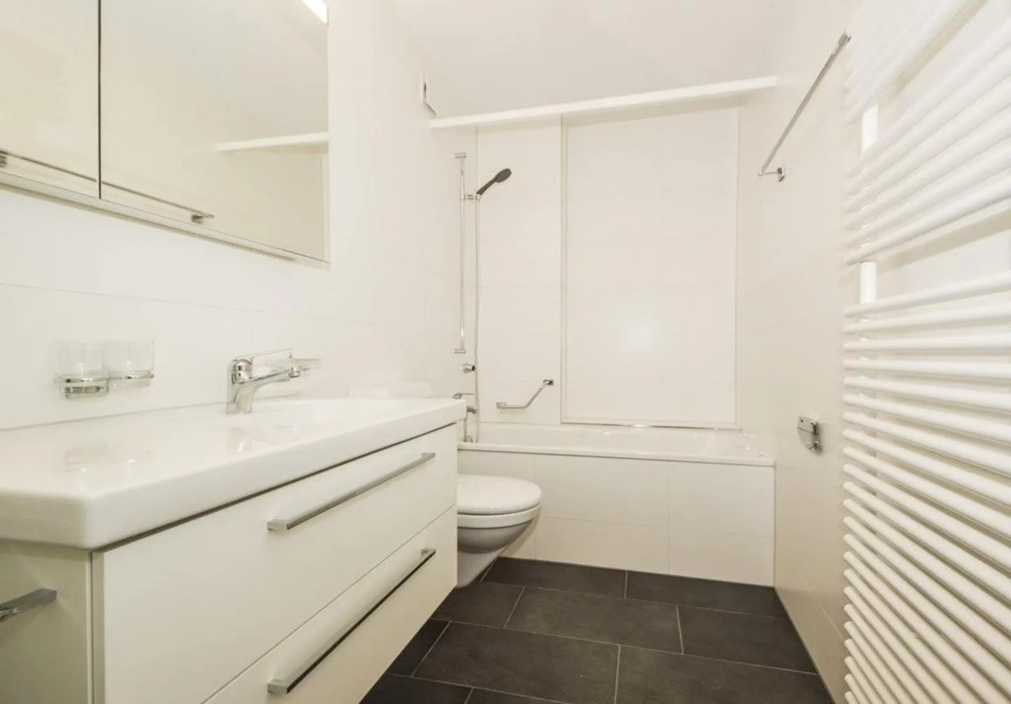 Appartement moderne de 3,5 pièces sur Spitalgasse ! - Photo 8 sur 9