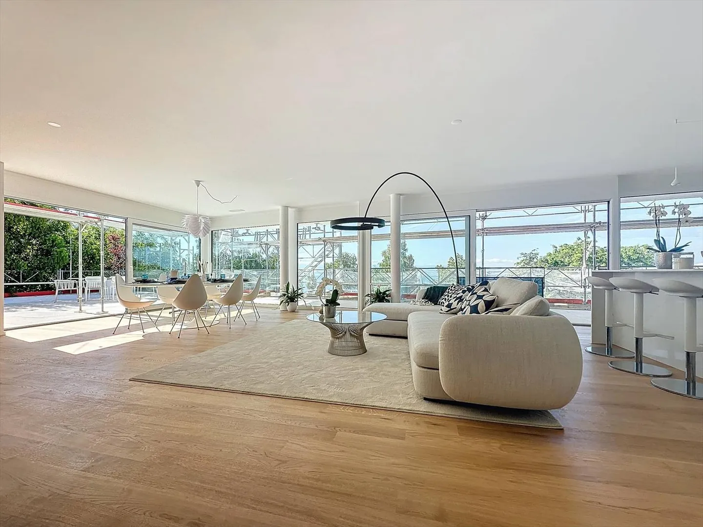 Neue Promotion: 5,5-Zimmer-Wohnung mit überdachtem Balkon und Dachterrasse - Foto 3 von 13