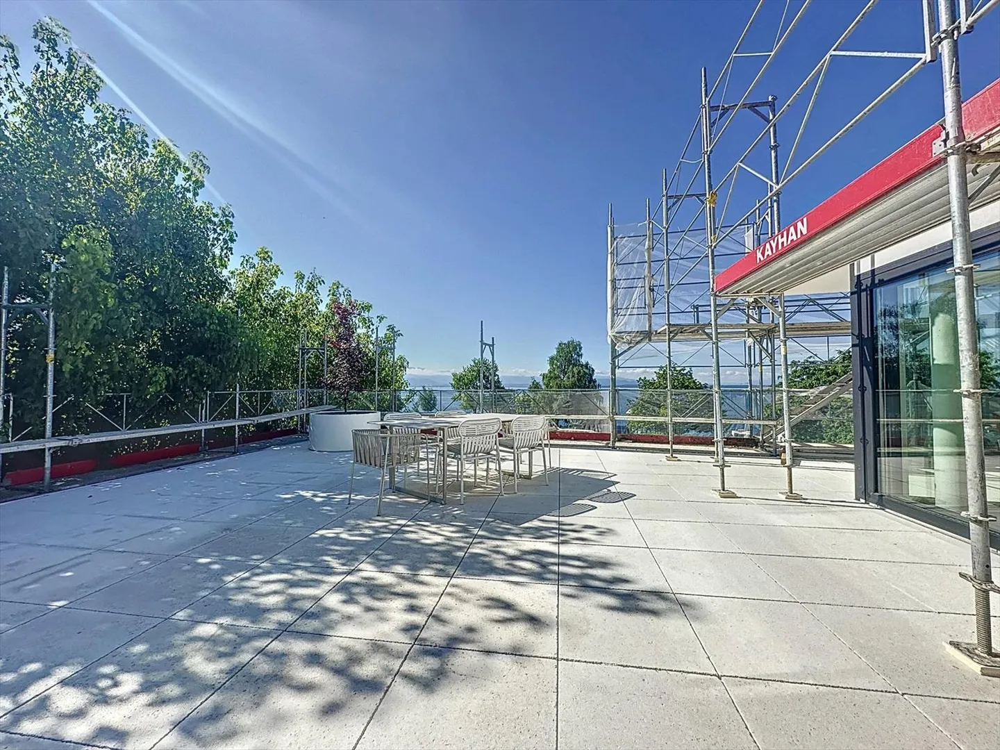 Neue Promotion: 5,5-Zimmer-Wohnung mit überdachtem Balkon und Dachterrasse - Foto 7 von 13