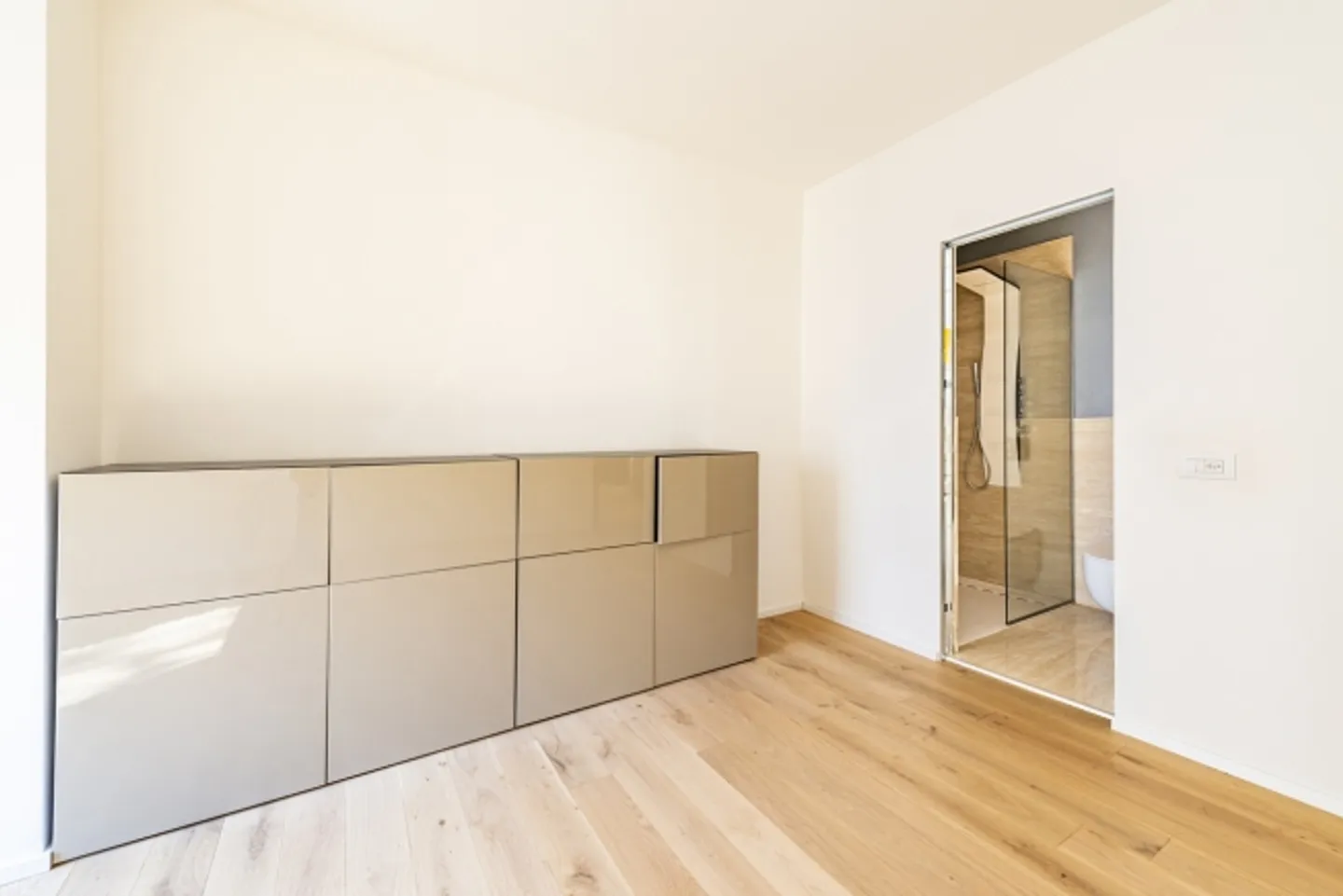 Modern 3.5-room apartment, renovated in Cassarate - Photo 12 of 14