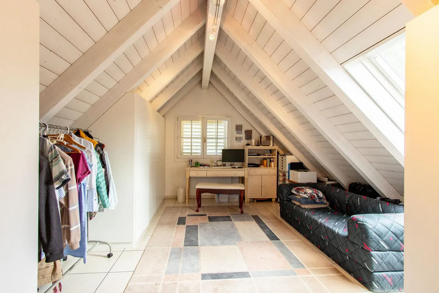 Exclusive villa with breathtaking lake and alpine views as well as pool oasis - Photo 15 of 18