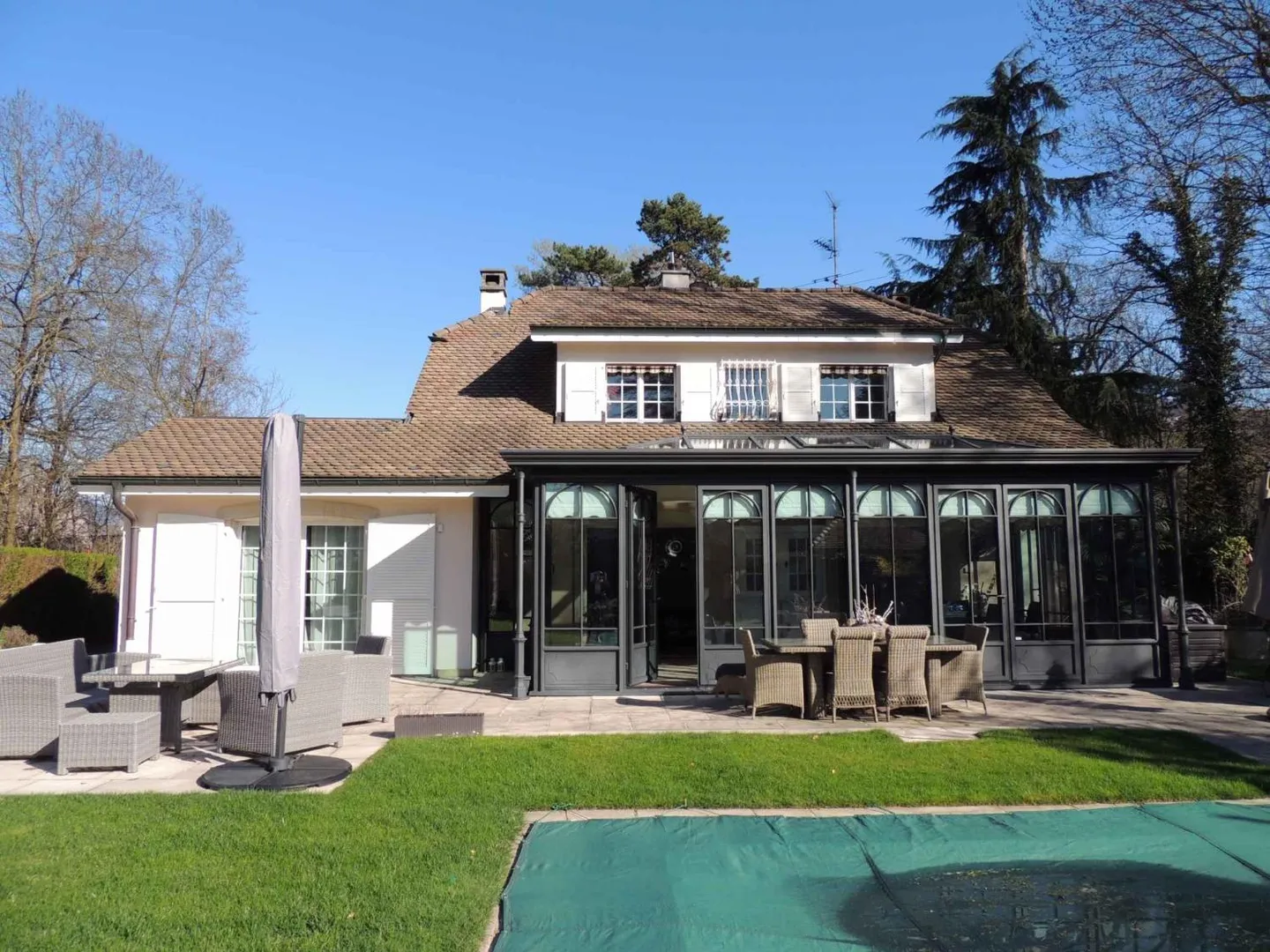 Villa 8 Zimmer - Foto 1 von 13
