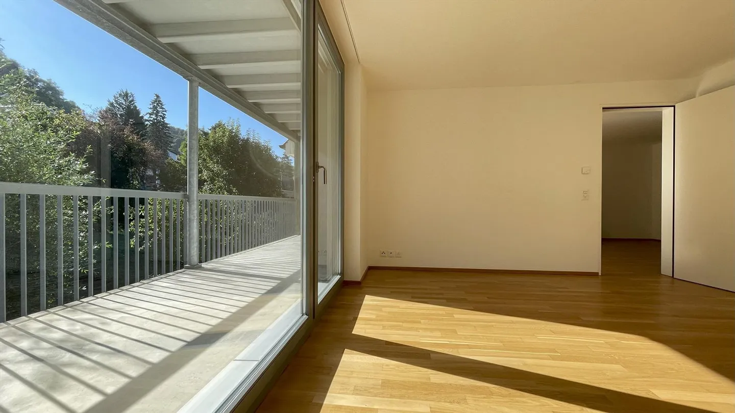 Renovated 3.5-room apartment with large terrace & wood stove - Photo 7 of 16