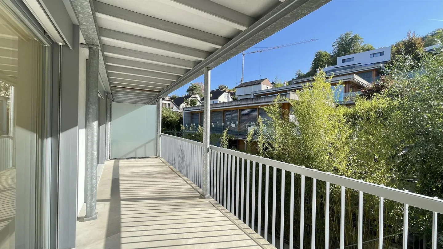 Renovated 3.5-room apartment with large terrace & wood stove - Photo 8 of 16