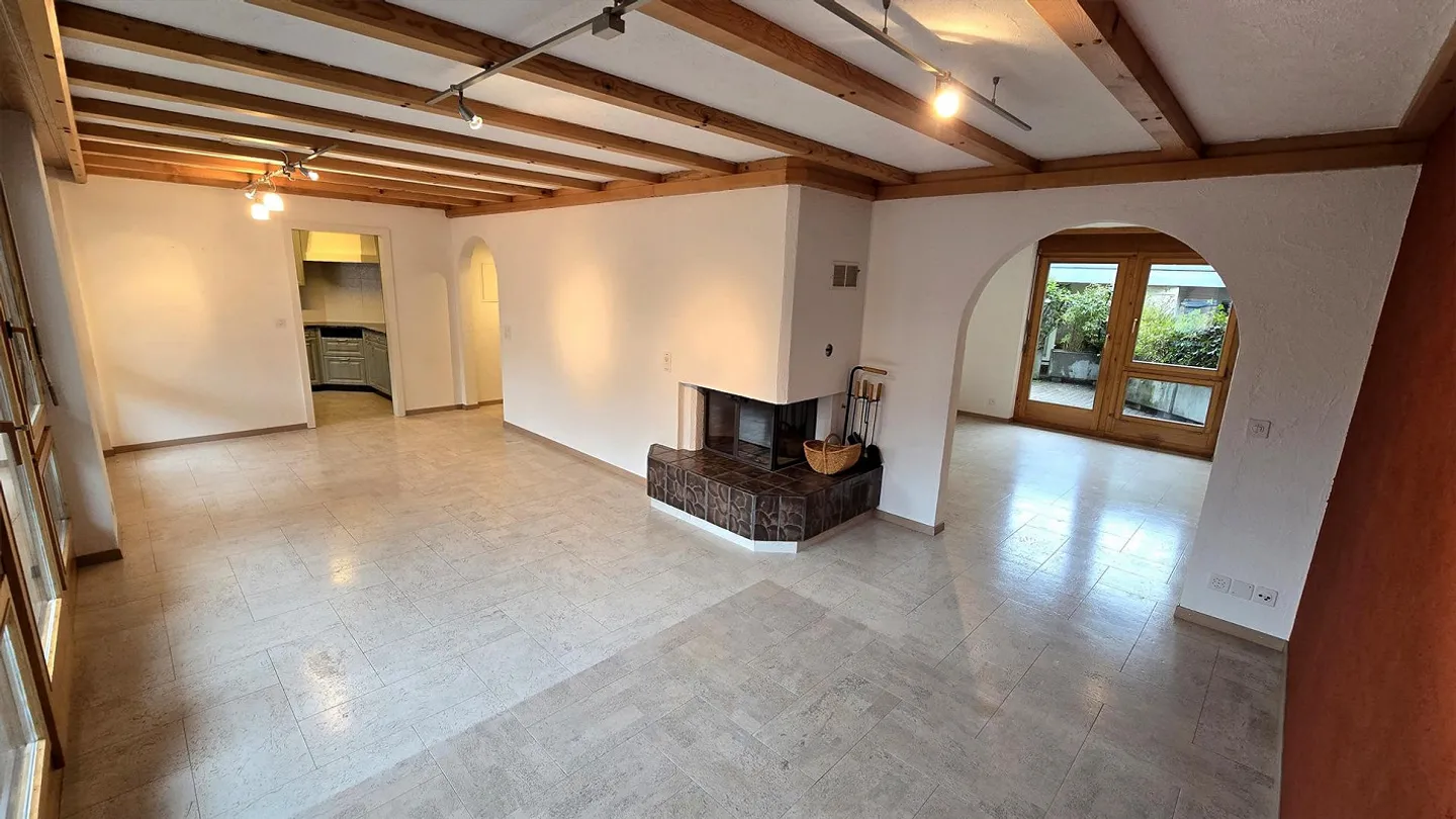 Charming Living Directly on the Aare - Extraordinary 3.5-Room Apartment - Photo 5 of 22