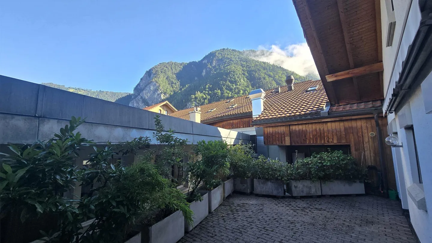 Charming Living Directly on the Aare - Extraordinary 3.5-Room Apartment - Photo 8 of 22