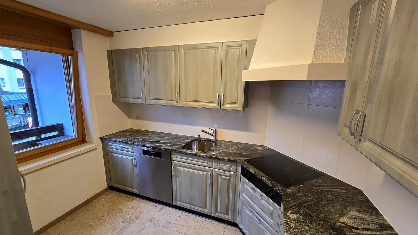 Charming Living Directly on the Aare - Extraordinary 3.5-Room Apartment - Photo 11 of 22