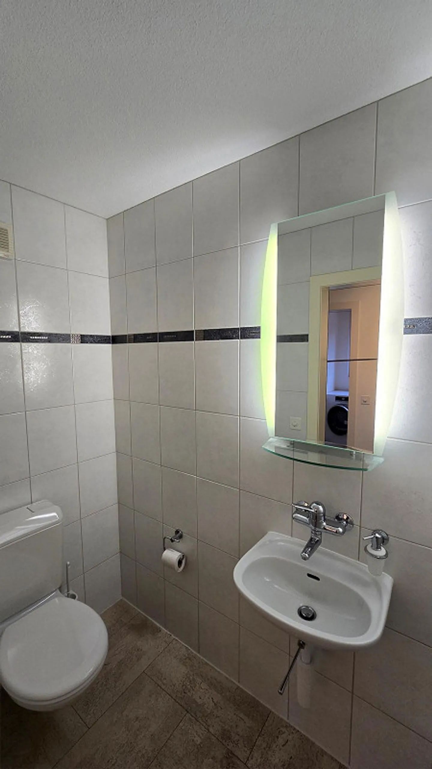 Charming Living Directly on the Aare - Extraordinary 3.5-Room Apartment - Photo 12 of 22